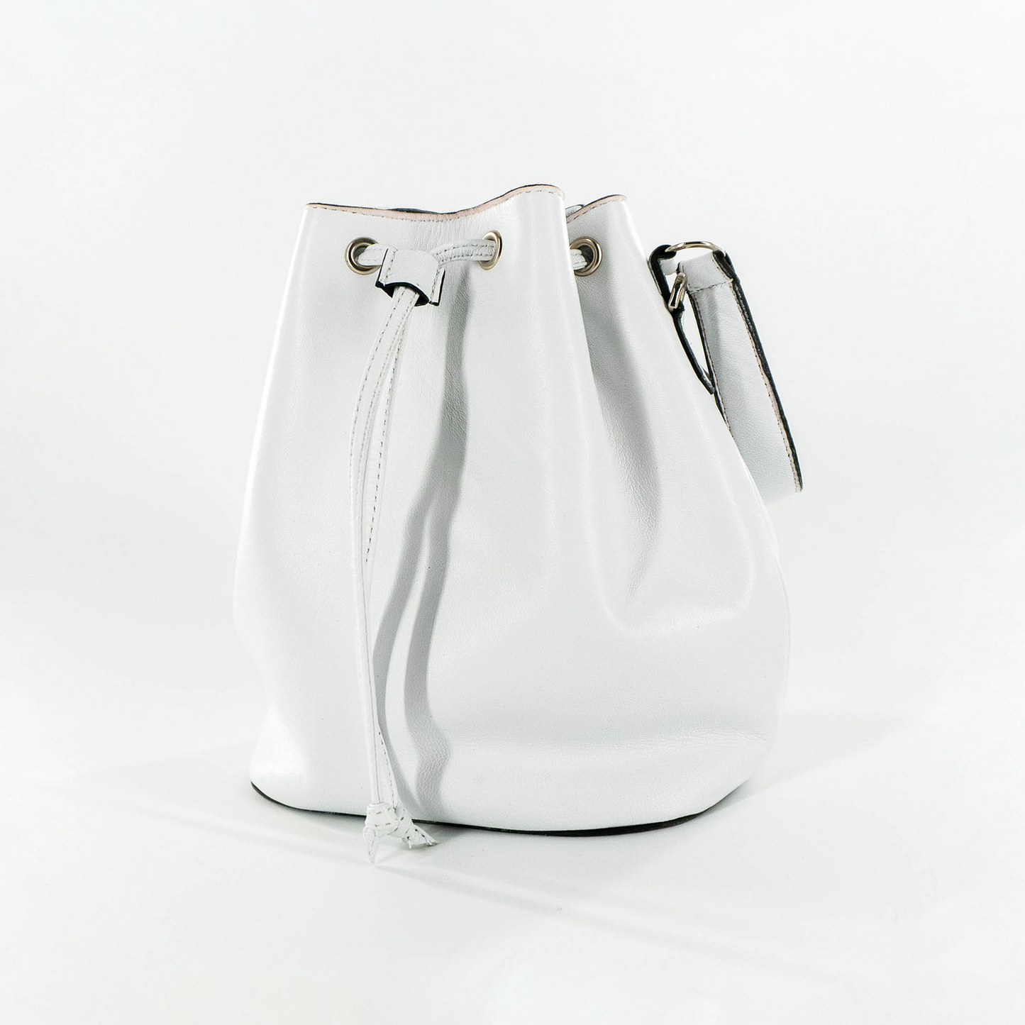 Bucket Bag in White Leather